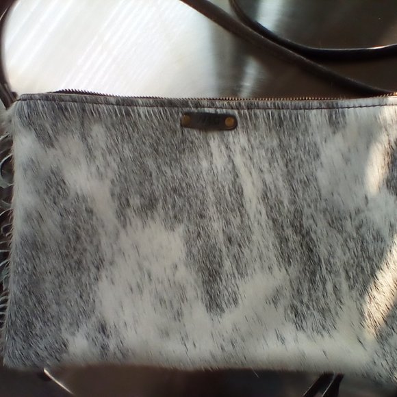 Wild Goose Crossbody - Picture 9 of 15